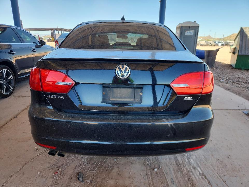 Photo 6 from auction – 2014 VOLKSWAGEN JETTA with VIN 3VWL17AJ9EM386977