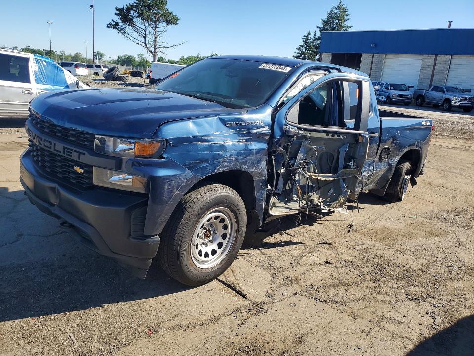 CHEVROLET SILVERADO 2019 with VIN 1GCRYAEH1KZ286220 - Photo from auction