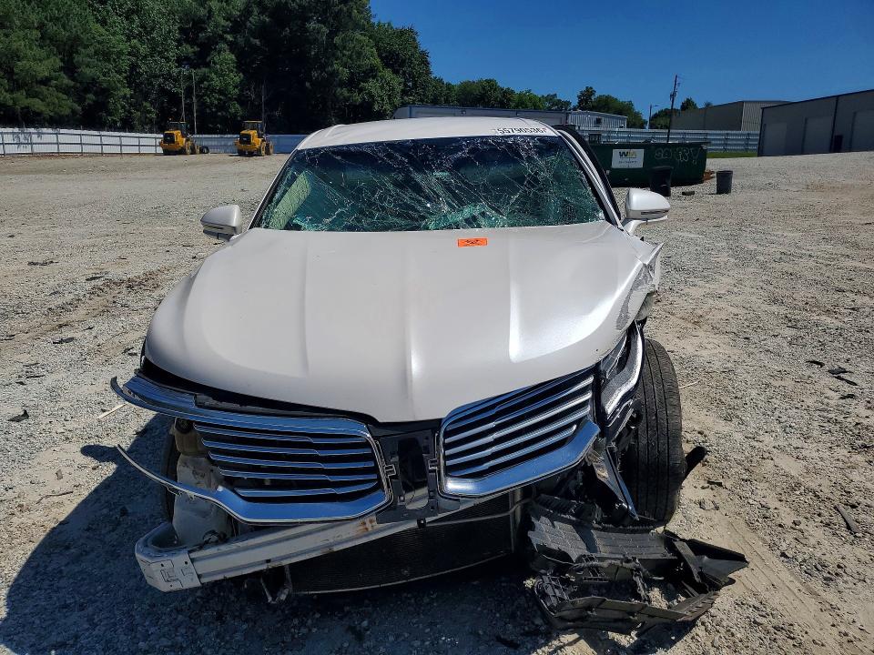 Photo 5 from auction – 2017 LINCOLN MKX with VIN 2LMPJ6KR9HBL31373