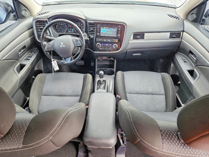 Снимка 8 от търг – 2016 MITSUBISHI OUTLANDER с VIN JA4AZ3A31GZ003199