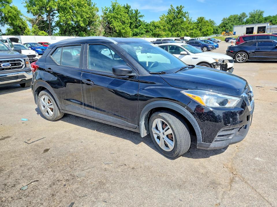 Photo 4 from auction – 2019 NISSAN KICKS with VIN 3N1CP5CU3KL558776
