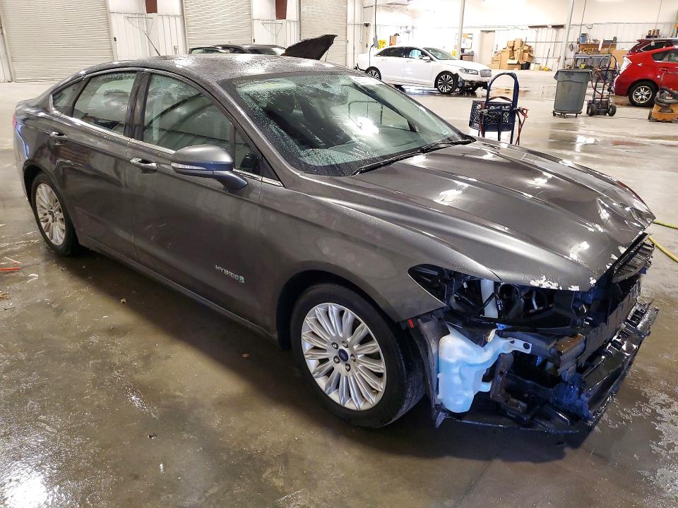 Photo 4 from auction – 2015 FORD FUSION with VIN 3FA6P0LU1FR199305