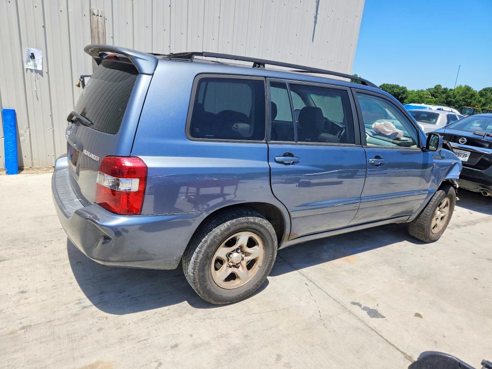 Photo 3 from auction – 2004 TOYOTA HIGHLANDER with VIN JTEGD21A340090185