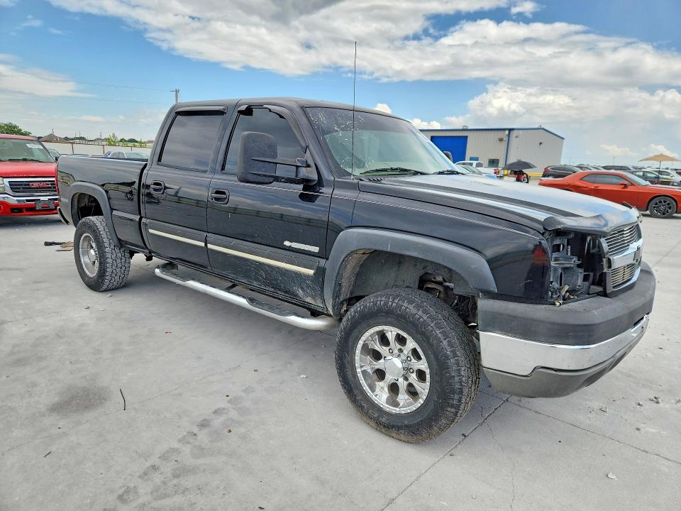 Photo 4 from auction – 2004 CHEVROLET SILVERADO with VIN 1GCHC23U54F182060