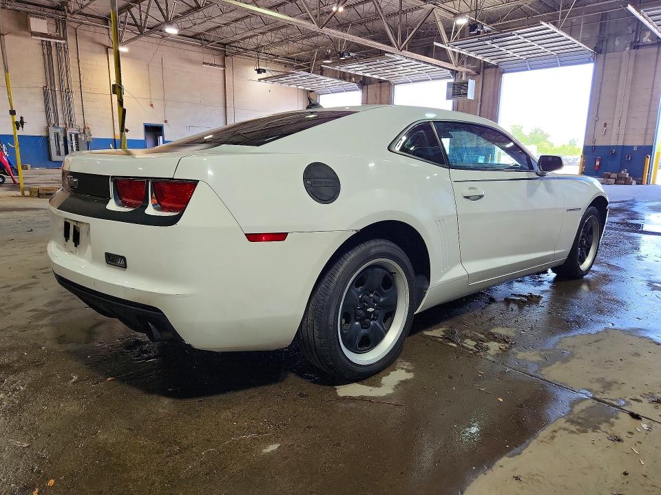 Photo 3 from auction – 2010 CHEVROLET CAMARO with VIN 2G1FA1EV7A9154142