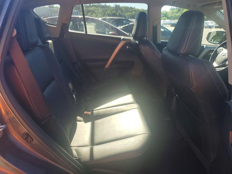 Photo 11 from auction – 2016 TOYOTA RAV4 with VIN 2T3DFREV6GW511520