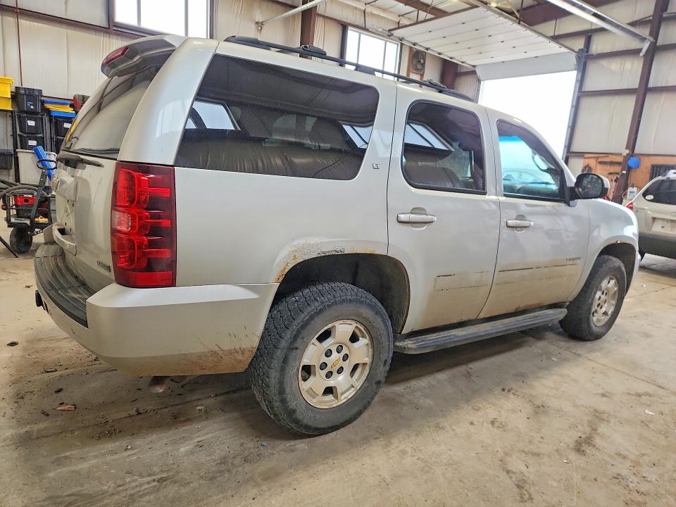 Photo 3 from auction – 2010 CHEVROLET TAHOE with VIN 1GNUKBE01AR140725