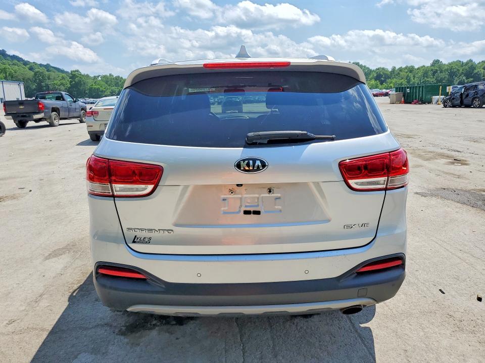 Photo 6 from auction – 2017 KIA SORENTO with VIN 5XYPHDA56HG302293