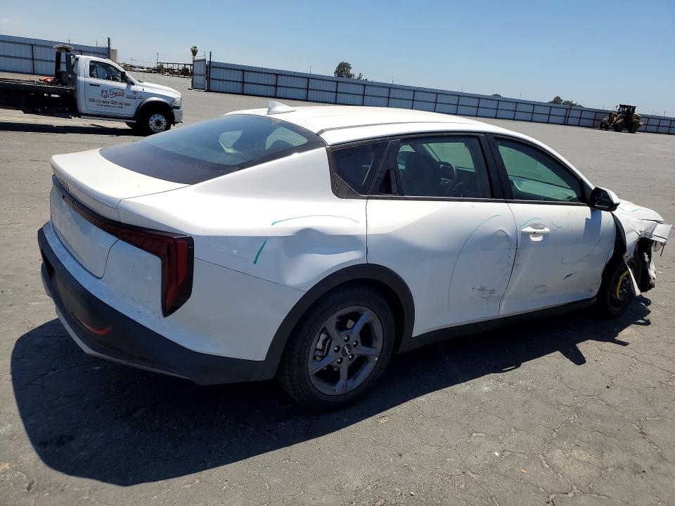 Photo 3 from auction – 2025 KIA K4 with VIN 3KPFT4DE3SE165680