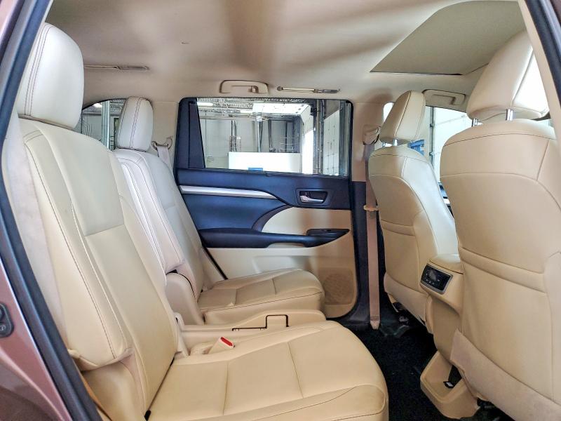 صورة رقم 11 من المزاد - 2017 TOYOTA HIGHLANDER مع VIN 5TDJZRFH0HS376783