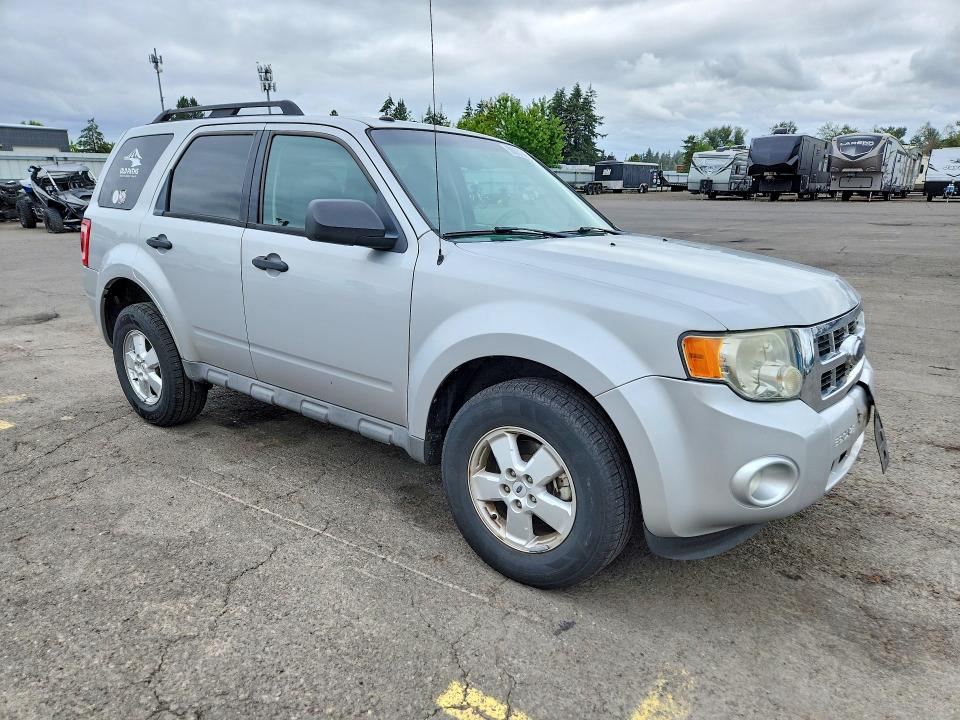 Photo 4 from auction – 2009 FORD ESCAPE with VIN 1FMCU93G99KC46296