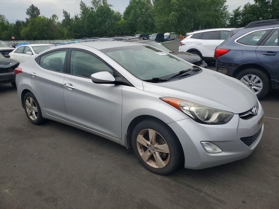 Photo 4 from auction – 2013 HYUNDAI ELANTRA with VIN KMHDH4AE3DU651273