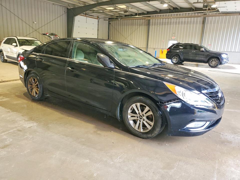 Photo 4 from auction – 2013 HYUNDAI SONATA with VIN 5NPEB4AC7DH762556