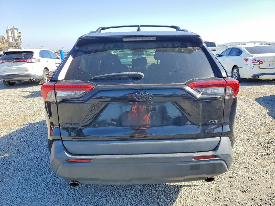 Photo 6 from auction – 2021 TOYOTA RAV4 with VIN 2T3W1RFV4MC150081