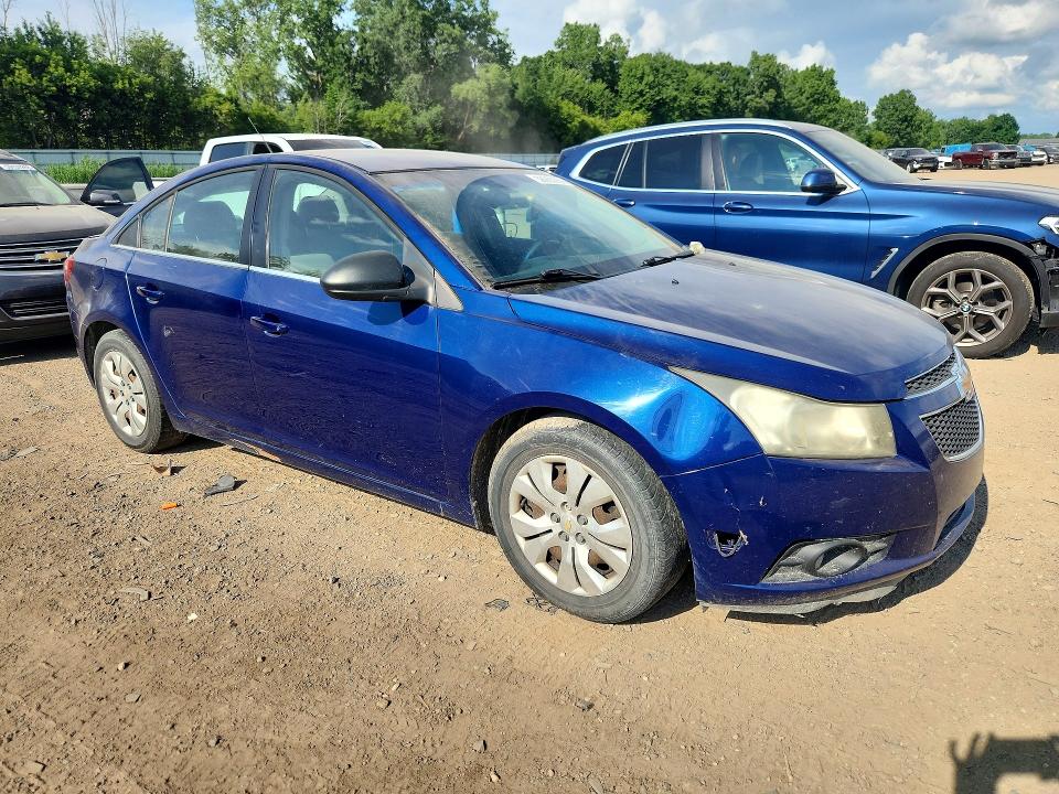 Photo 4 from auction – 2012 CHEVROLET CRUZE with VIN 1G1PC5SH7C7225025