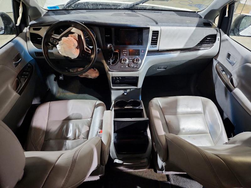 Photo 8 from auction – 2017 TOYOTA SIENNA with VIN 5TDDZ3DC1HS185648