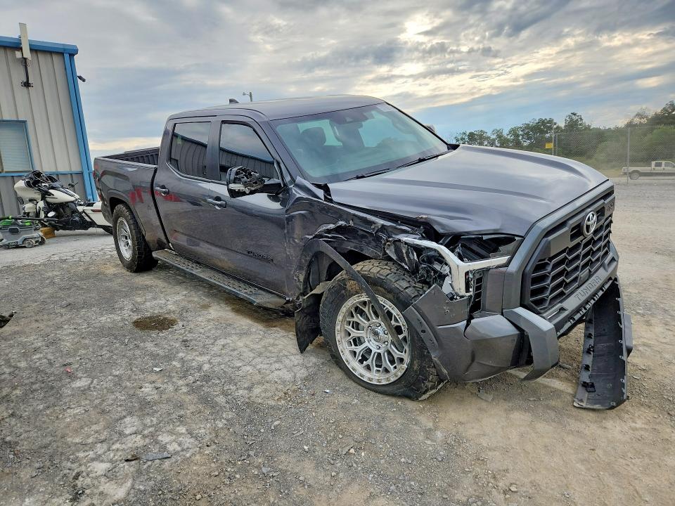 Photo 4 from auction – 2024 TOYOTA TUNDRA with VIN 5TFLA5EC1RX034902