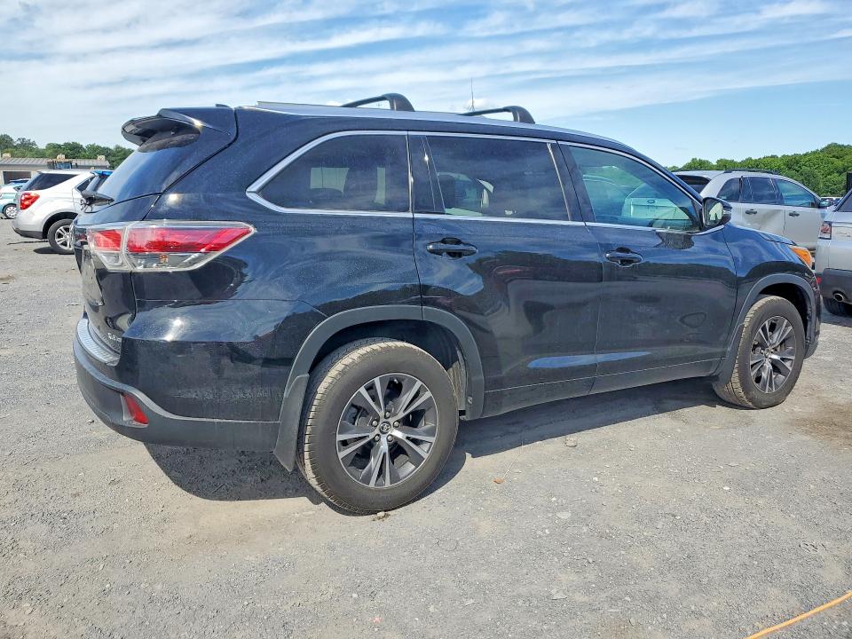 Photo 3 from auction – 2016 TOYOTA HIGHLANDER with VIN 5TDJKRFH1GS500806
