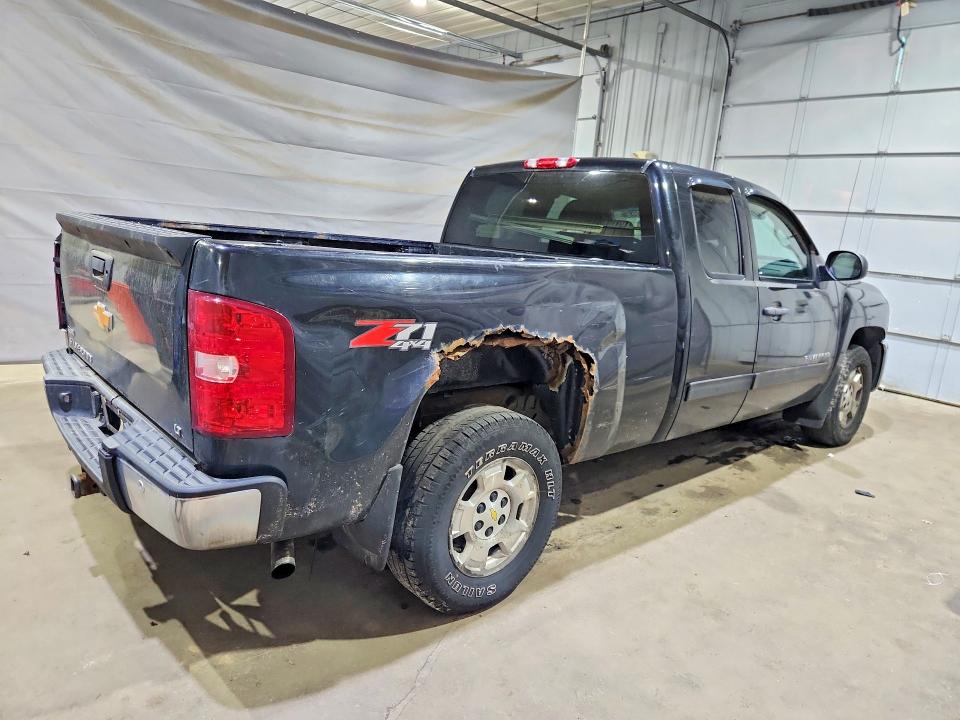 Photo 3 from auction – 2012 CHEVROLET SILVERADO with VIN 1GCRKSE7XCZ231667