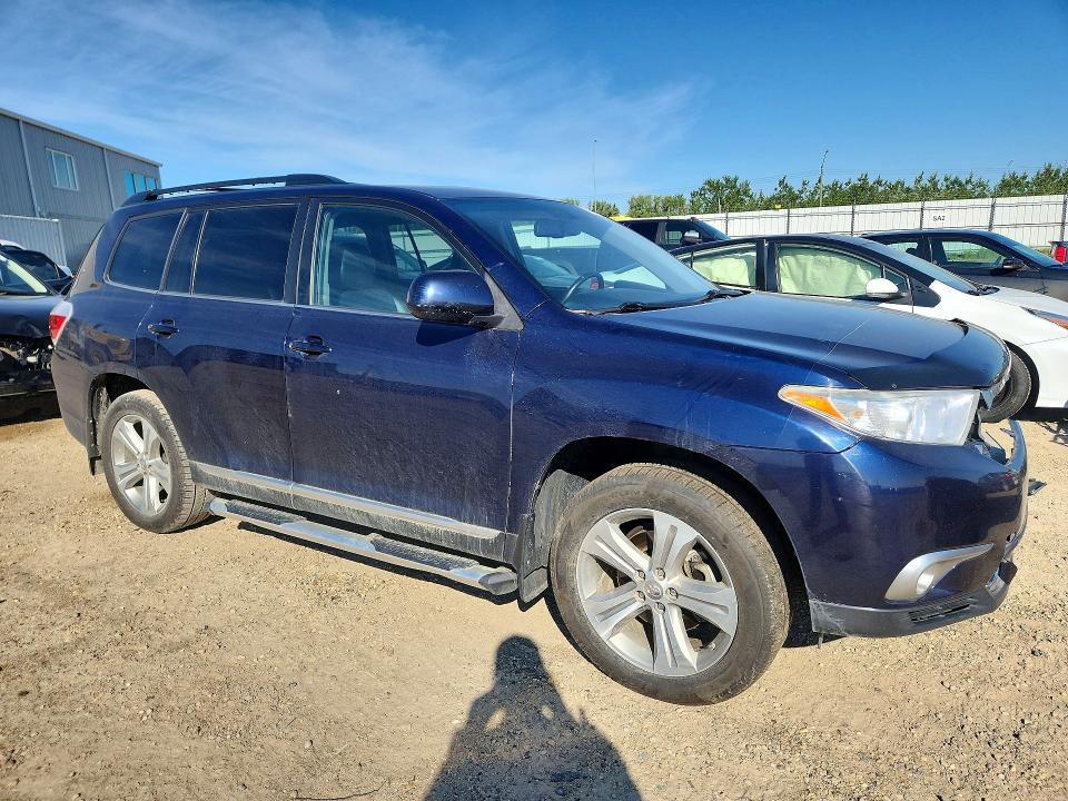 Photo 4 from auction – 2013 TOYOTA HIGHLANDER with VIN 5TDBK3EH8DS230942
