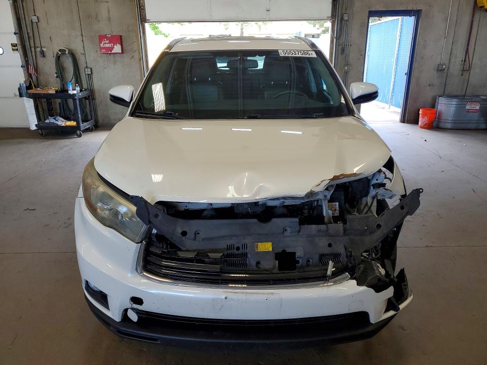 Photo 5 from auction – 2015 TOYOTA HIGHLANDER with VIN 5TDJKRFH7FS199957