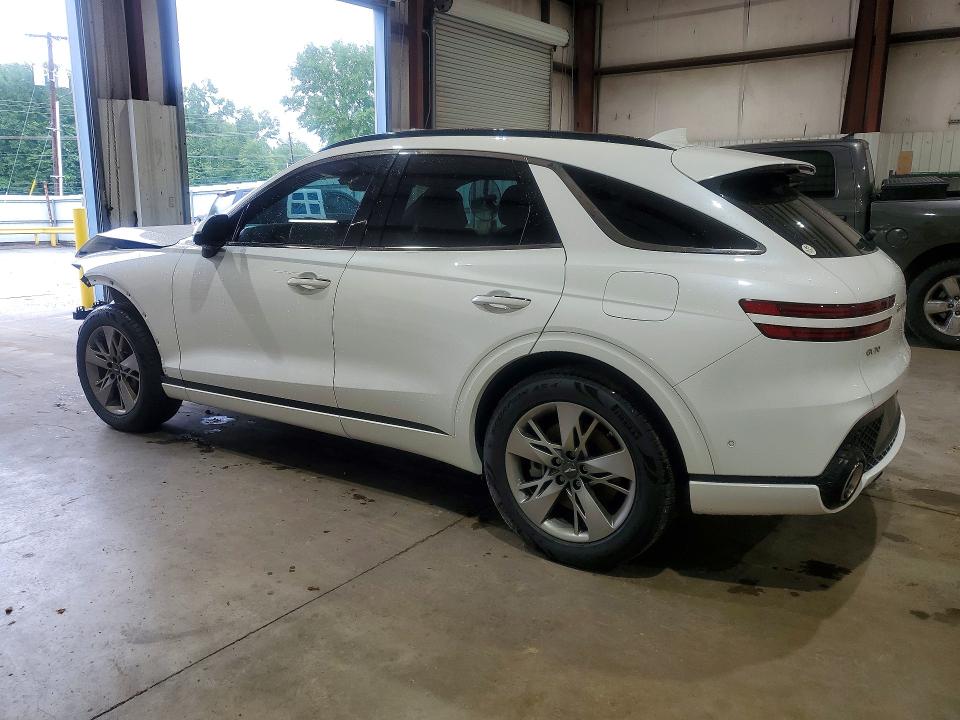 Photo 2 from auction – 2022 GENESIS GV70 with VIN KMUMCDTC0NU031168
