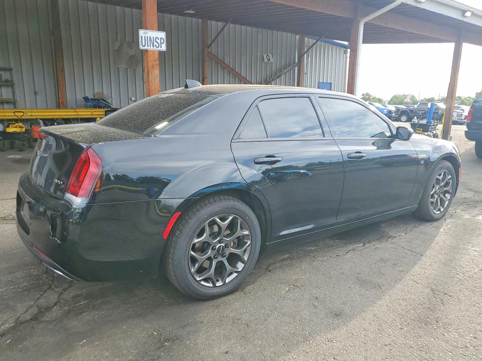 Photo 3 from auction – 2016 CHRYSLER 300 with VIN 2C3CCAGG0GH311371
