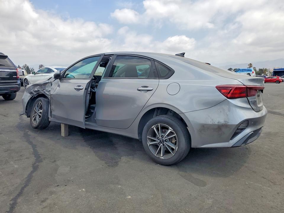 Photo 2 from auction – 2022 KIA FORTE with VIN 3KPF24AD2NE449112