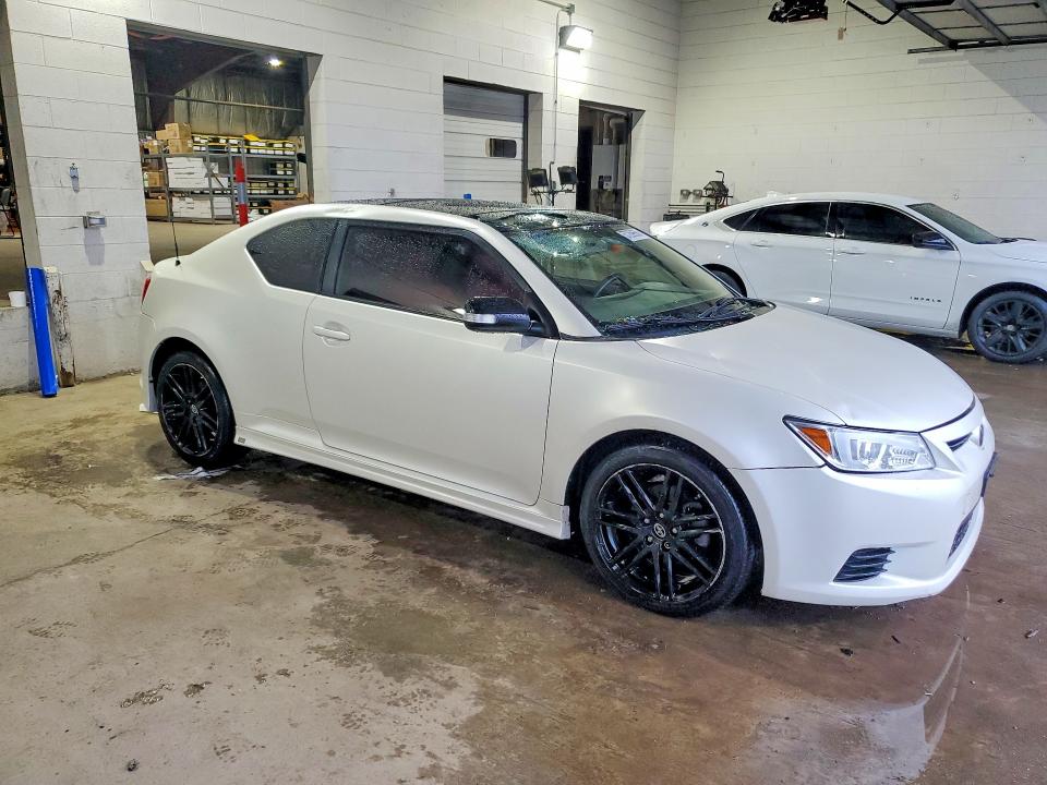 Photo 4 from auction – 2012 SCION TC with VIN JTKJF5C73C3024569