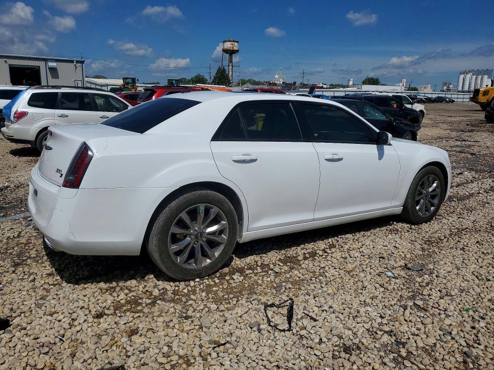 Photo 3 from auction – 2014 CHRYSLER 300 with VIN 2C3CCAGG0EH381854