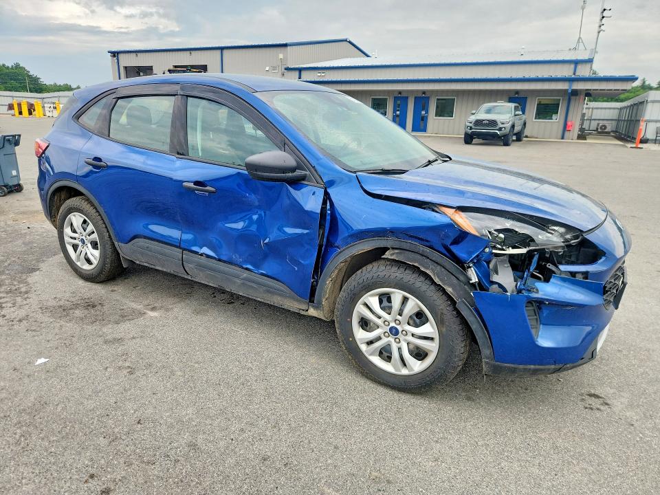 Photo 4 from auction – 2022 FORD ESCAPE with VIN 1FMCU9F60NUB56861