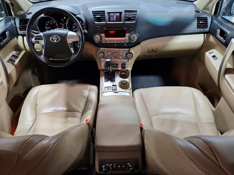 Photo 8 from auction – 2012 TOYOTA HIGHLANDER with VIN 5TDBK3EH3CS114787