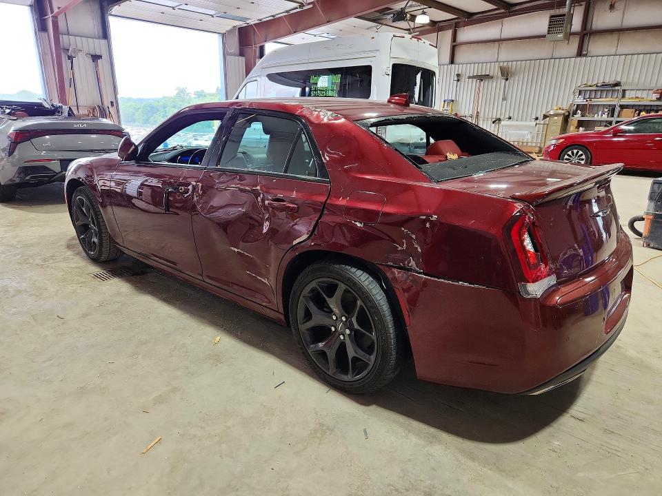 Photo 2 from auction – 2021 CHRYSLER 300 with VIN 2C3CCABG7MH660708