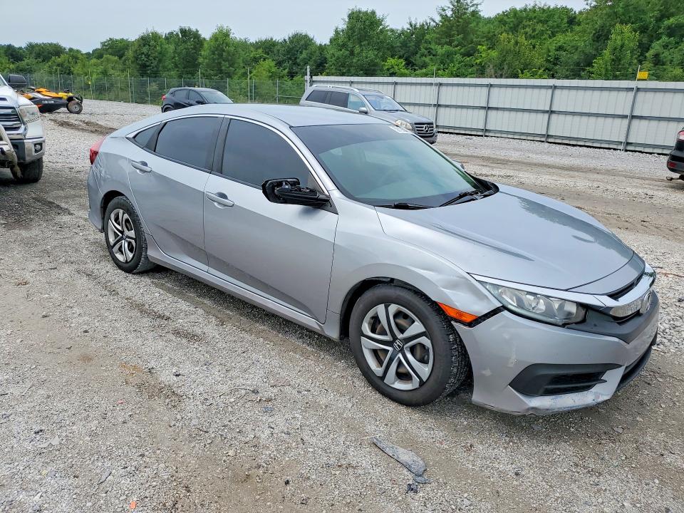 Photo 4 from auction – 2018 HONDA CIVIC with VIN 19XFC2F55JE042348