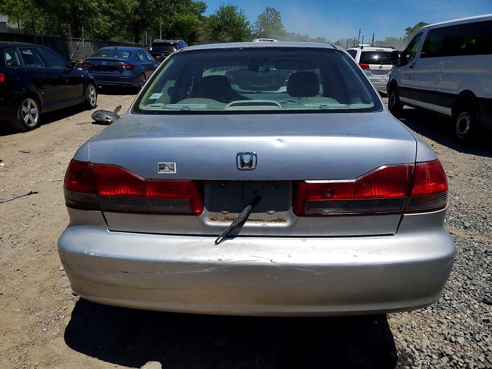Photo 6 from auction – 2001 HONDA ACCORD with VIN 1HGCG55671A056811