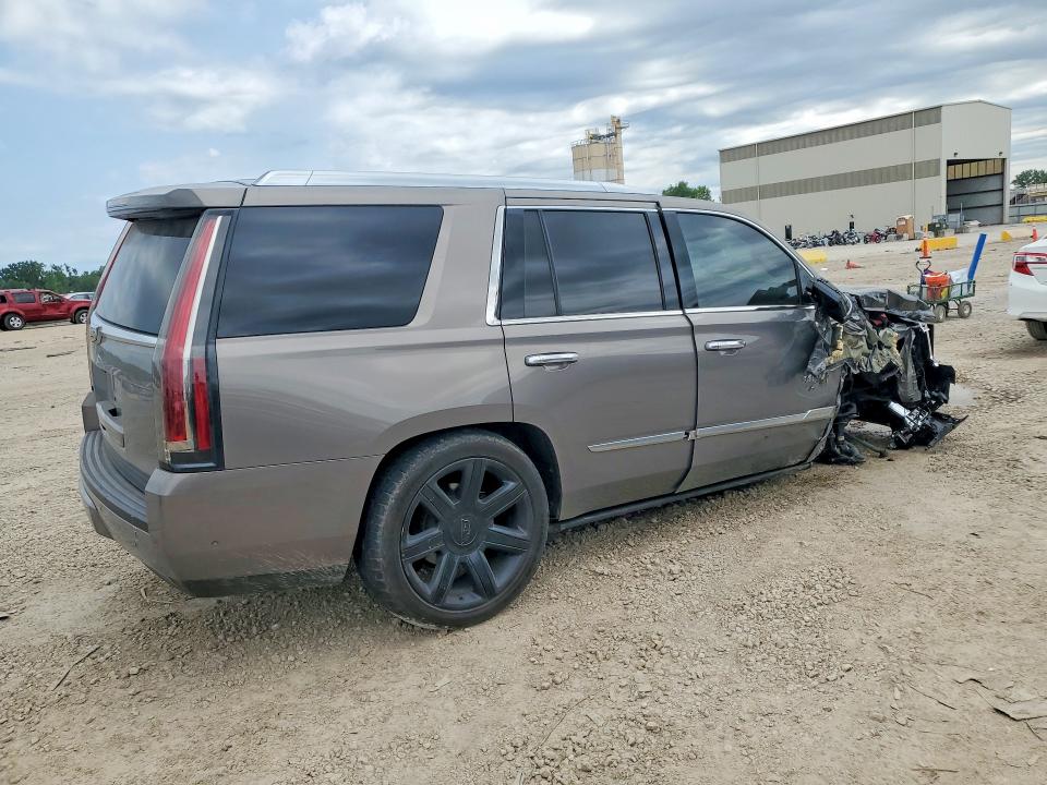 Photo 3 from auction – 2017 CADILLAC ESCALADE with VIN 1GYS3BKJXHR320395