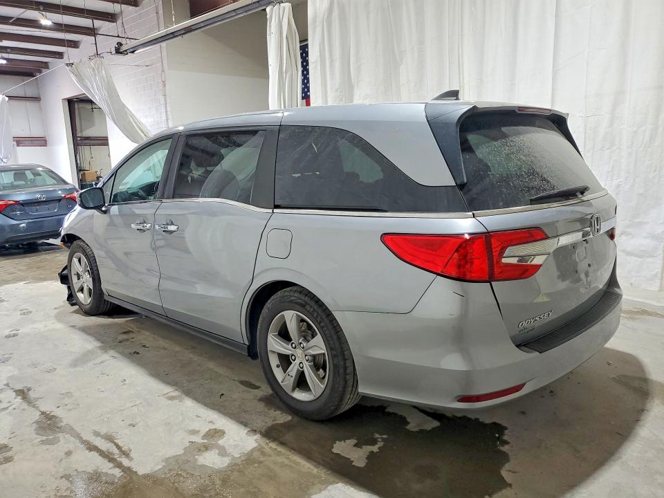 Photo 2 from auction – 2018 HONDA ODYSSEY with VIN 5FNRL6H57JB066615