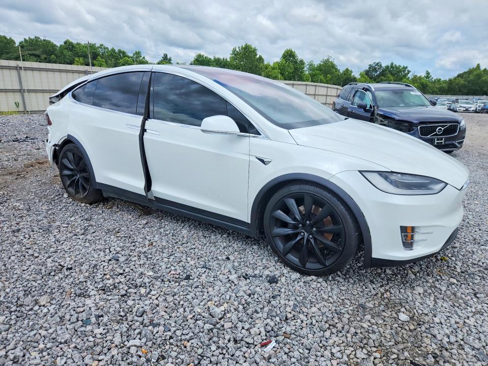 Photo 4 from auction – 2017 TESLA MODEL X with VIN 5YJXCBE20HF077010