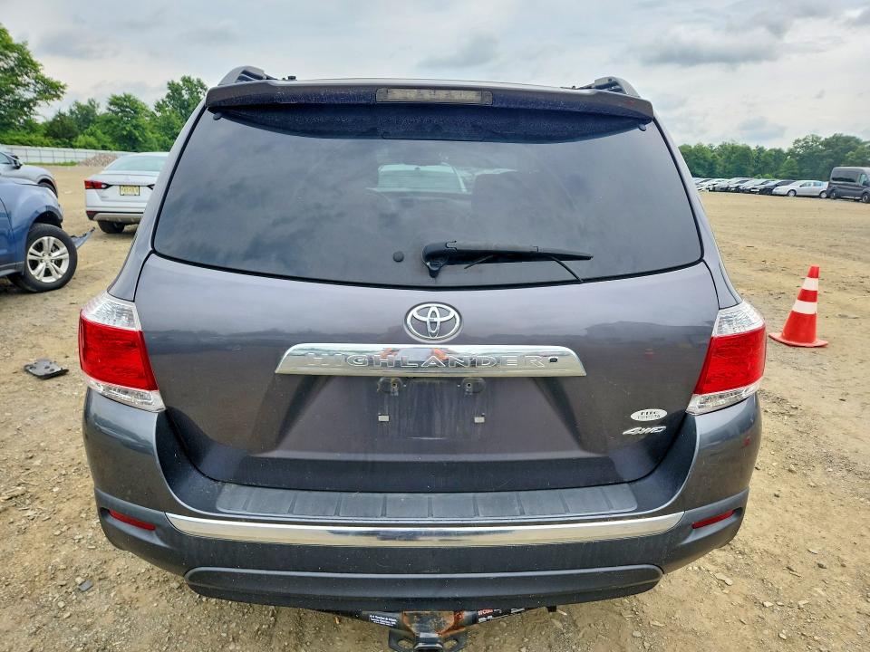 Photo 6 from auction – 2013 TOYOTA HIGHLANDER with VIN 5TDBK3EH7DS199795
