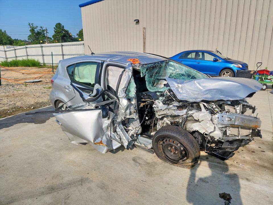 Photo 4 from auction – 2014 TOYOTA PRIUS C with VIN JTDKDTB38E1071342