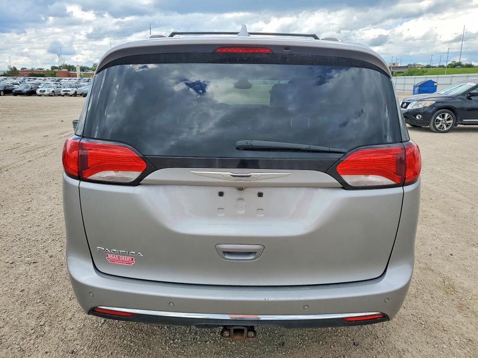 Photo 6 from auction – 2017 CHRYSLER PACIFICA with VIN 2C4RC1EG4HR543346