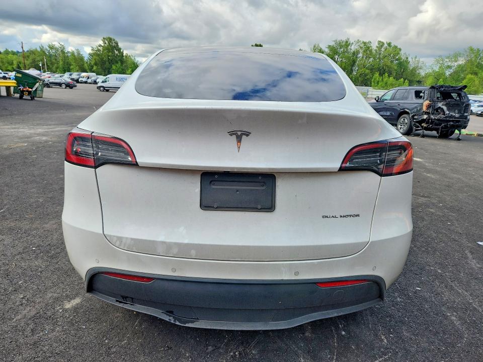 Photo 6 from auction – 2022 TESLA MODEL Y with VIN 7SAYGDEE7NF407240
