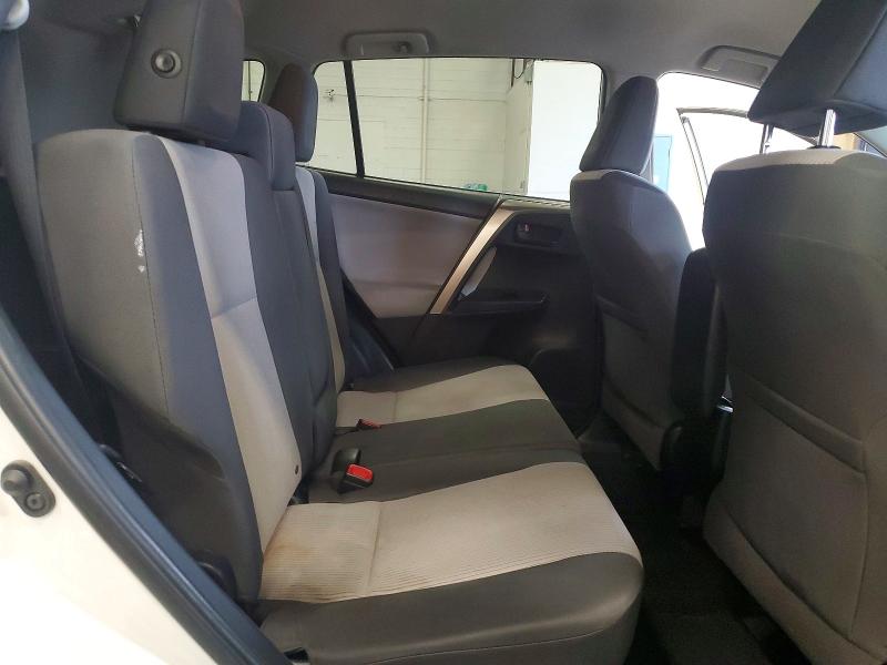 Photo 11 from auction – 2015 TOYOTA RAV4 LE AWD with VIN JTMBFREV7FJ044368