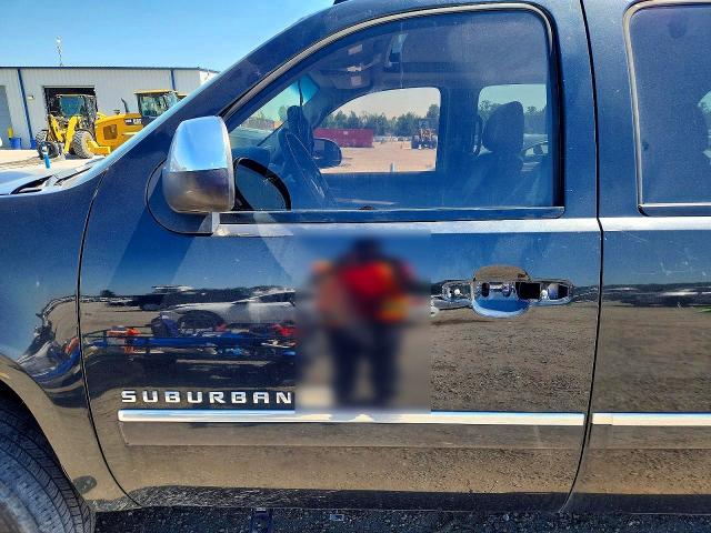 Photo 7 from auction – 2011 CHEVROLET SUBURBAN with VIN 1GNSCKE02BR281891