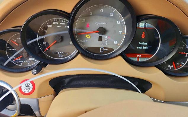 Photo 9 from auction – 2013 PORSCHE CAYENNE with VIN WP1AE2A27DLA15504