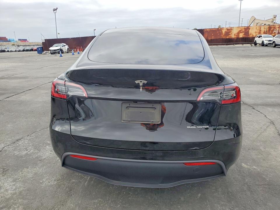 Photo 6 from auction – 2023 TESLA MODEL Y with VIN 7SAYGDEE6PA114719