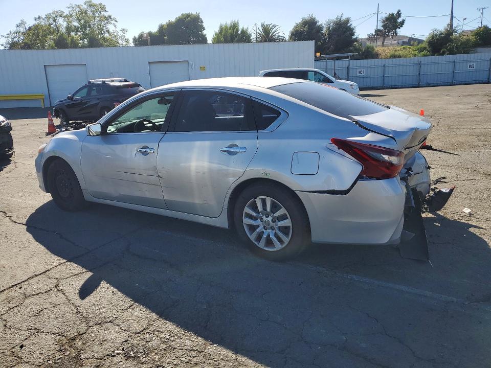 Photo 2 from auction – 2018 NISSAN ALTIMA with VIN 1N4AL3AP1JC120582