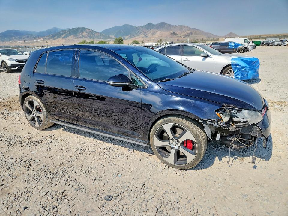 Photo 4 from auction – 2015 VOLKSWAGEN GTI with VIN 3VW547AU2FM100463
