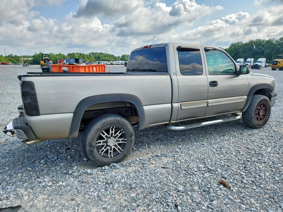 Photo 3 from auction – 2003 CHEVROLET SILVERADO with VIN 2GCEC19V031212617