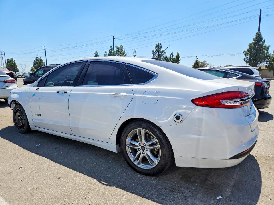 Photo 2 from auction – 2018 FORD FUSION with VIN 3FA6P0LU4JR172110